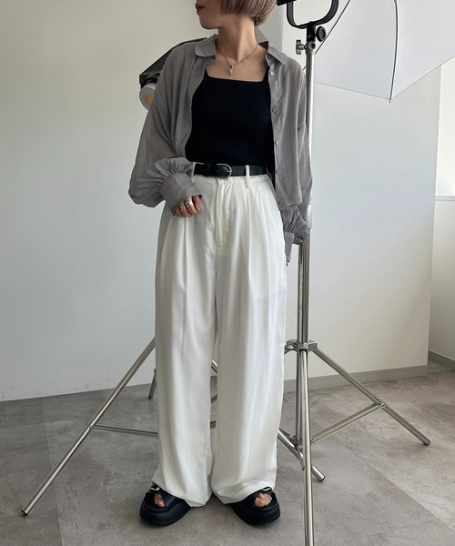 apres jour mignon（アプレジュールミニョン）の「スラックスパンツ【ZOZOTOWN限定アイテム】（スラックス・レディース・オフホワイト/チャコールグレー/ブルー系その他/イエロー/パープル/ブラック/ピンク・MEDIUM/X-LARGE/SMALL）」の13枚目の写真