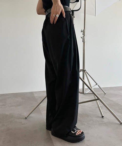 apres jour mignon（アプレジュールミニョン）の「スラックスパンツ【ZOZOTOWN限定アイテム】（スラックス・レディース・オフホワイト/チャコールグレー/ブルー系その他/イエロー/パープル/ブラック/ピンク・MEDIUM/X-LARGE/SMALL）」の17枚目の写真