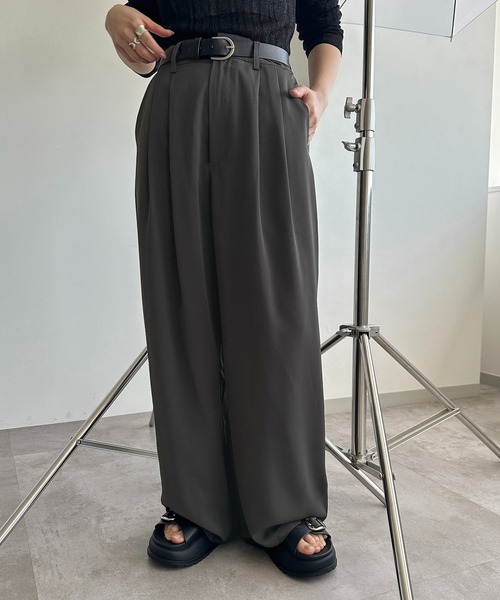 apres jour mignon（アプレジュールミニョン）の「スラックスパンツ【ZOZOTOWN限定アイテム】（スラックス・レディース・オフホワイト/チャコールグレー/ブルー系その他/イエロー/パープル/ブラック/ピンク・MEDIUM/X-LARGE/SMALL）」の21枚目の写真