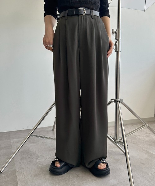 apres jour mignon（アプレジュールミニョン）の「スラックスパンツ【ZOZOTOWN限定アイテム】（スラックス・レディース・オフホワイト/チャコールグレー/ブルー系その他/イエロー/パープル/ブラック/ピンク・MEDIUM/X-LARGE/SMALL）」の22枚目の写真