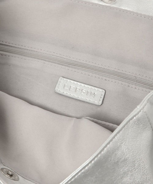 LEPSIM（レプシィム）の「フェイクレザーメタリックハンドルショルダー　113000（ショルダーバッグ・レディース・シルバー/アイボリー/ブラック・ONE SIZE）」の4枚目の写真