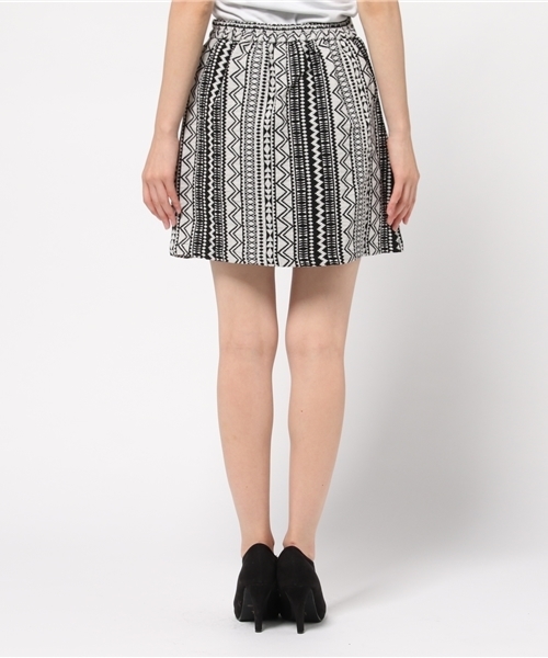 Chico（チコ）の「【who's who Chico】幾何学BOXスカート（スカート・レディース・ブラック/ネイビー/レッド・FREE）」の9枚目の写真