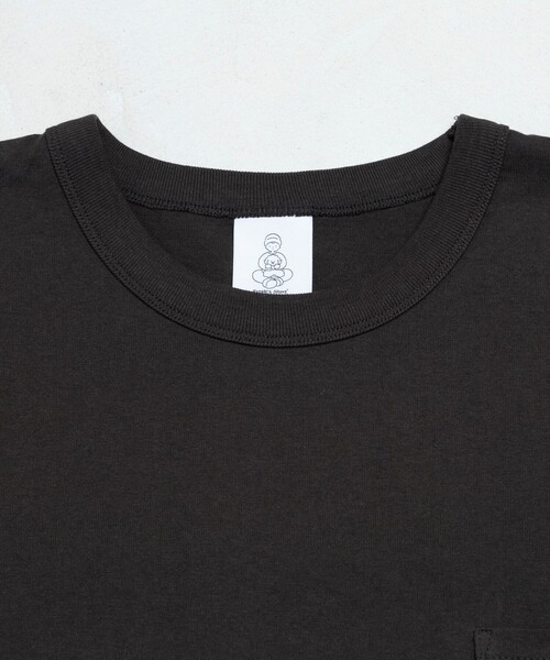 FREAK'S STORE（フリークスストア）の「tombonia/トムボニア 別注 キャップ刺繍 クルーネック ポケットTシャツ（Tシャツ/カットソー・メンズ・ホワイト/チャコールグレー/グレー/ブルー・MEDIUM/LARGE）」の22枚目の写真