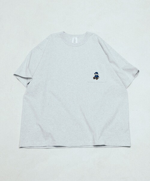 FREAK'S STORE（フリークスストア）の「tombonia/トムボニア 別注 キャップ刺繍 クルーネック ポケットTシャツ（Tシャツ/カットソー・メンズ・ホワイト/チャコールグレー/グレー/ブルー・MEDIUM/LARGE）」の11枚目の写真