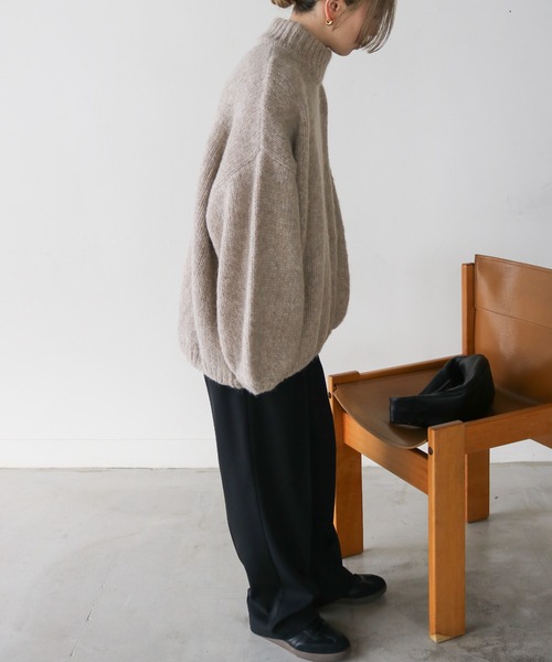 select MOCA by son（セレクトモカバイソン）の「ローゲージハイネックオーバーボリュームスリーブニット（ニット/セーター・レディース・アイボリー/ブラック/グレイッシュベージュ/ピンク・FREE）」の12枚目の写真
