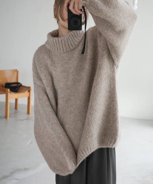select MOCA by son（セレクトモカバイソン）の「ローゲージハイネックオーバーボリュームスリーブニット（ニット/セーター・レディース・アイボリー/ブラック/グレイッシュベージュ/ピンク・FREE）」の10枚目の写真