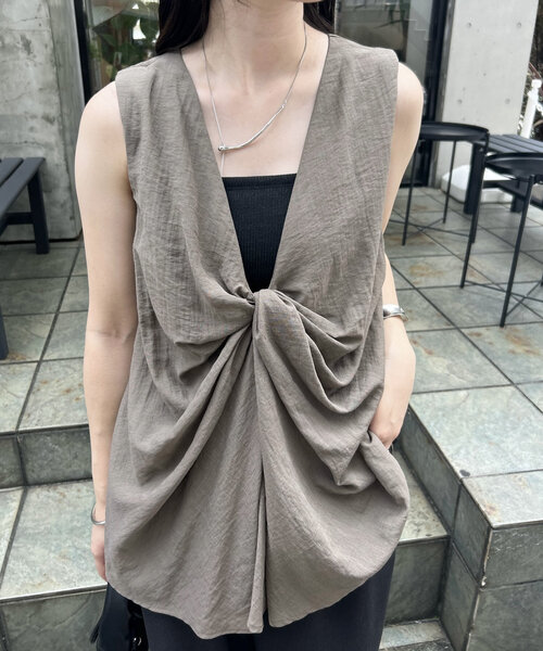 mystic（ミスティック）の「バックシャンノースリブラウス