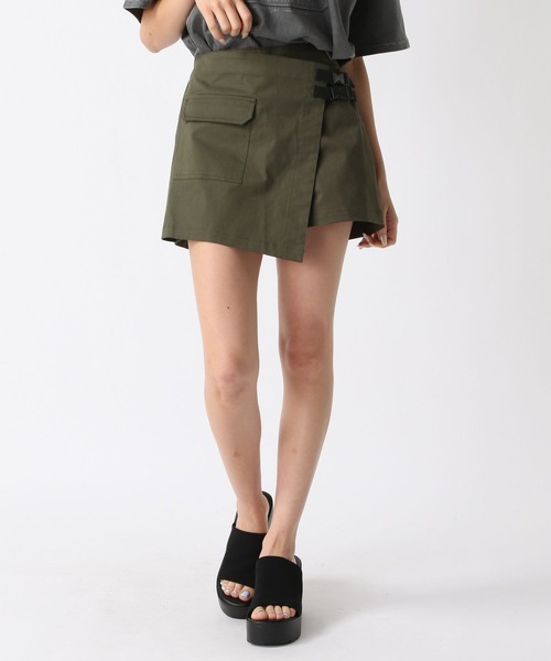 FOREVER 21(フォーエバー トゥエンティーワン)の「【2024SS】ラップカーゴスカートパンツ(カーゴパンツ・レディース・ブラック/グリーン・SMALL/MEDIUM)」の2枚目の写真