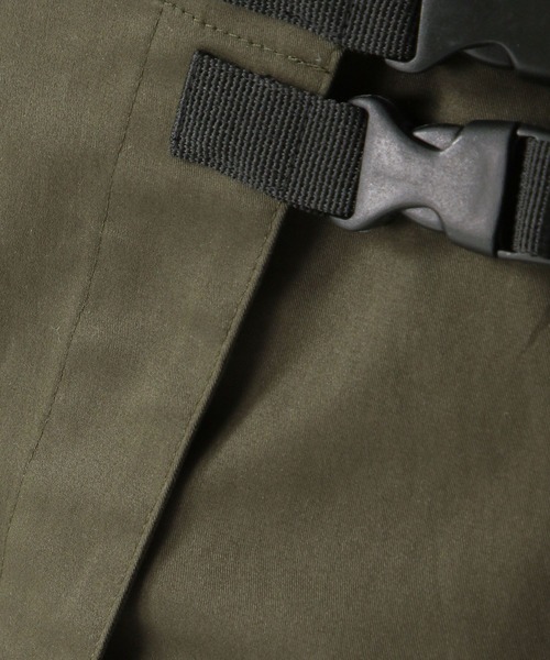 FOREVER 21(フォーエバー トゥエンティーワン)の「【2024SS】ラップカーゴスカートパンツ(カーゴパンツ・レディース・ブラック/グリーン・SMALL/MEDIUM)」の3枚目の写真