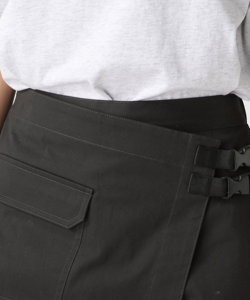 FOREVER 21(フォーエバー トゥエンティーワン)の「【2024SS】ラップカーゴスカートパンツ(カーゴパンツ・レディース・ブラック/グリーン・SMALL/MEDIUM)」の9枚目の写真