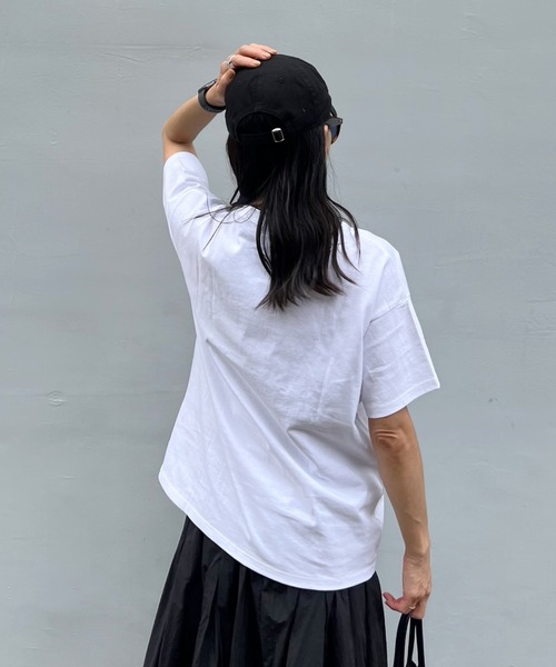 y/m by Yukie（イムバイユキエ）の「オーバーサイズ箔プリントTシャツ（Tシャツ/カットソー・レディース・オフホワイト・FREE）」の18枚目の写真