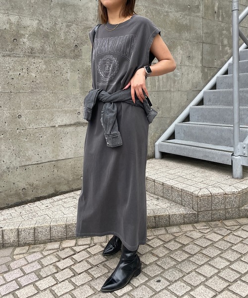 tie.me ワンピース グレー セール】刺繍カレッジTシャツロングワンピース(ワンピース