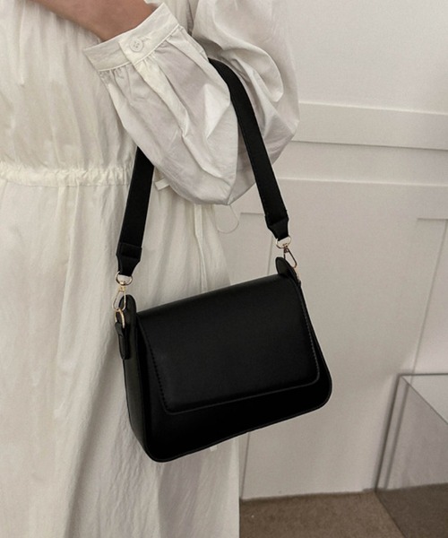 TONE SELECT GOODS（トーンセレクトグッズ）の「urbanfemine./PUショルダーバッグ U7293（ショルダーバッグ・レディース・ブルー/ブラック/ホワイト/ベージュ・FREE）」の3枚目の写真