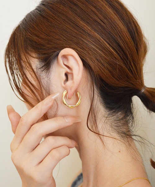 styiro(スタイロ)の「痛くなりにくい メタルフープイヤリング(イヤリング・レディース・シルバー/ゴールド/ゴールド系2/シルバー系2・FREE)」の1枚目の写真