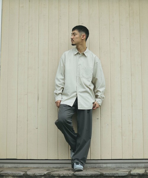 B:MING by BEAMS（ビーミングバイビームス）の「リラックスフィット ライトポリ レギュラーカラー シャツ（シャツ/ブラウス・メンズ・サックスブルー/ベージュ・SMALL/X-LARGE/LARGE/MEDIUM）」の5枚目の写真