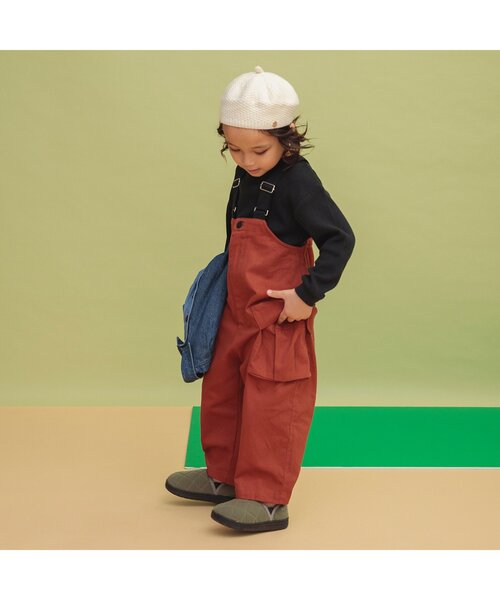 BREEZE（ブリーズ）の「カーゴポケットサロペット（サロペット/オーバーオール・キッズ・ブラック/ブラウン・90/100/110/120/80）」の3枚目の写真