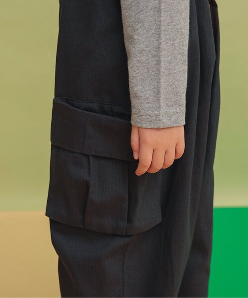 BREEZE（ブリーズ）の「カーゴポケットサロペット（サロペット/オーバーオール・キッズ・ブラック/ブラウン・90/100/110/120/80）」の16枚目の写真