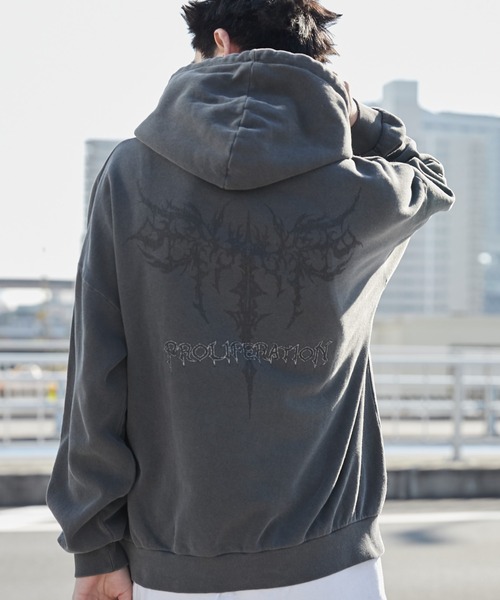 WEGO（ウィゴー）の「WEGO/ピグメントグラフィックプルパーカー（パーカー・メンズ・その他4/その他1/その他2/その他3/その他5/その他6・MEDIUM/LARGE）」の5枚目の写真