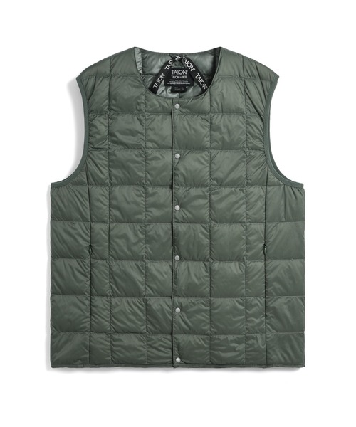 TAION(タイオン)の「【TAION(タイオン)】〈メンズ〉ベーシック クルーネックボタン インナーダウンベスト(ダウンベスト・メンズ・チャコール/オリーブ/バーガンディー/カーキ/サンドベージュ/ラベンダー/オレンジ/レオパード/ライトグレー/チョコ/ネイビー系6/ダークパープル/ライトピンク/ダークネイビー/レモンイエロー/ブラック/ブラウン系1/ベージュ系1/ブラック系3/ダークグリーン系/ベージュ/グリーン系その他2/チャコールグレー/ダークオリーブ・XL/M/L/S/2XL)」の15枚目の写真