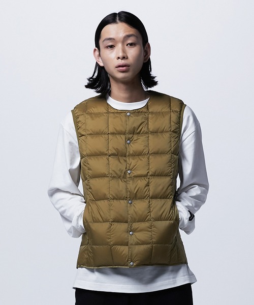 TAION(タイオン)の「【TAION(タイオン)】〈メンズ〉ベーシック クルーネックボタン インナーダウンベスト(ダウンベスト・メンズ・チャコール/オリーブ/バーガンディー/カーキ/サンドベージュ/ラベンダー/オレンジ/レオパード/ライトグレー/チョコ/ネイビー系6/ダークパープル/ライトピンク/ダークネイビー/レモンイエロー/ブラック/ブラウン系1/ベージュ系1/ブラック系3/ダークグリーン系/ベージュ/グリーン系その他2/チャコールグレー/ダークオリーブ・XL/M/L/S/2XL)」の8枚目の写真