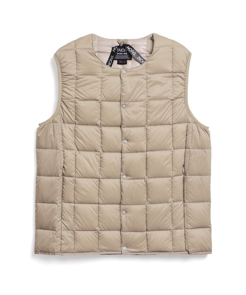 TAION(タイオン)の「【TAION(タイオン)】〈メンズ〉ベーシック クルーネックボタン インナーダウンベスト(ダウンベスト・メンズ・チャコール/オリーブ/バーガンディー/カーキ/サンドベージュ/ラベンダー/オレンジ/レオパード/ライトグレー/チョコ/ネイビー系6/ダークパープル/ライトピンク/ダークネイビー/レモンイエロー/ブラック/ブラウン系1/ベージュ系1/ブラック系3/ダークグリーン系/ベージュ/グリーン系その他2/チャコールグレー/ダークオリーブ・XL/M/L/S/2XL)」の9枚目の写真