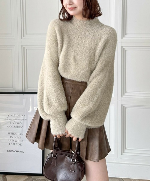 clear（クリア）の「フェザーハイネックニットトップス [ふわふわ シルエットを拾わない]≪2024AW新作≫（ニット/セーター・レディース・ピンクベージュ/アイボリー/ブラック系その他/グレー/グレイッシュベージュ・F）」の5枚目の写真