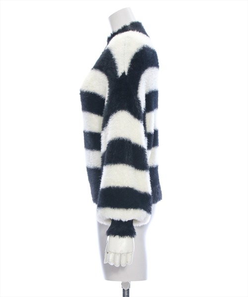 clear（クリア）の「フェザーハイネックニットトップス [ふわふわ シルエットを拾わない]≪2024AW新作≫（ニット/セーター・レディース・ピンクベージュ/アイボリー/ブラック系その他/グレー/グレイッシュベージュ・F）」の14枚目の写真