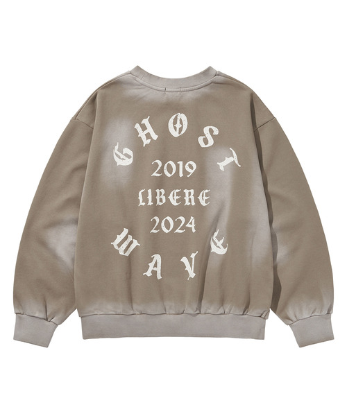 LIBERE(リベーレ)の「LIBERE リベーレ / GOTHIC LOGO CREWNECK SWEAT ゴシックロゴビッグシルエットクルーネックスウェット トレーナー / 245216-245217-245218(スウェット・メンズ・バーガンディー/ブラック/ブラウン・LARGE/MEDIUM/SMALL)」の3枚目の写真