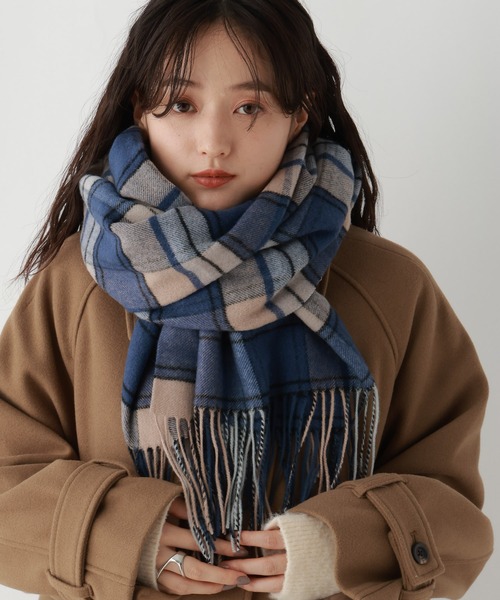 RAGEBLUE（レイジブルー）の「【UNISEX】カシミヤタッチ/チェックマフラー（マフラー・レディース・オフホワイト/ブルー/ネイビー・FREE）」の13枚目の写真