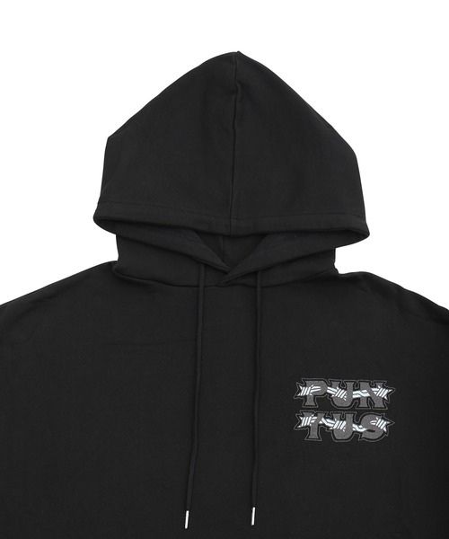 PUNYUS（プニュズ）の「ブラックパンサービッグスウェットパーカー（パーカー・レディース・ブラック/レッド・3/4）」の21枚目の写真