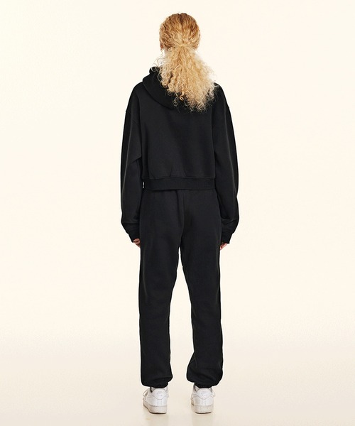 メゾピアノ ベリエちゃん ショート丈ジップアップパーカー ブラック新品未使用 メゾピアノベリエちゃんショート丈ジップパーカー