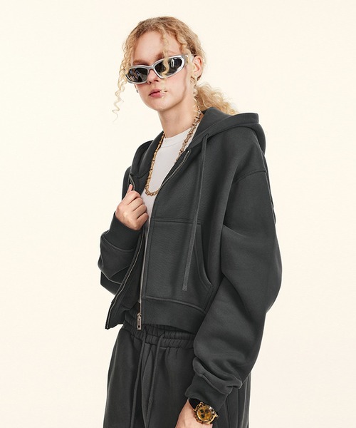 メゾピアノ ベリエちゃん ショート丈ジップアップパーカー ブラック新品未使用 メゾピアノ ベリエちゃん ショート丈ジップアップパーカー ブラック