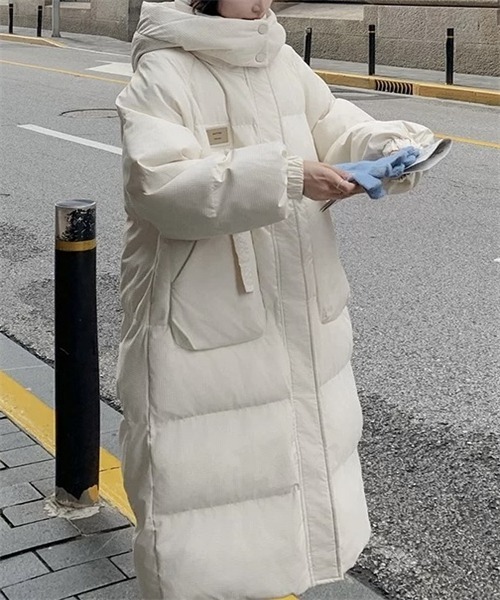 美品　デサントホワイト フード付きロングジャケット 美品 デサントホワイト フード付きロングジャケット デサントジャパン