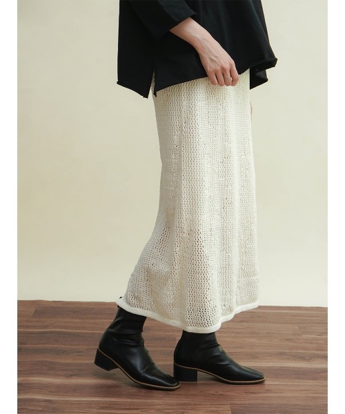 FIKA.(フィーカ)の「Low gauge knit skirt(スカート・レディース・アイボリー/グレー/ベージュ・MEDIUM)」の4枚目の写真
