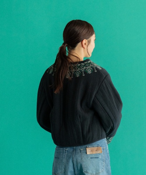 AMERICAN RAG CIE（アメリカンラグシー）の「LEIN  襟ぐり刺繍裏ボアキルトジャケット（ノーカラージャケット・レディース・オフホワイト/ブラック・FREE）」の20枚目の写真