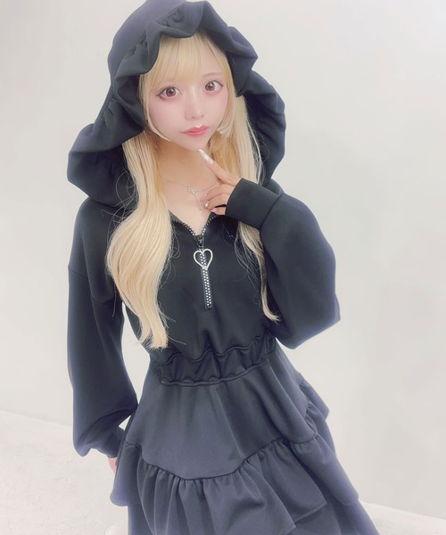 Diable baiser(ディアブルベーゼ)の「フードフリルハートキラキラティアードワンピ(ワンピース・レディース・ベージュ/ブラック・SMALL/MEDIUM/LARGE/X-LARGE/XX-LARGE)」の4枚目の写真
