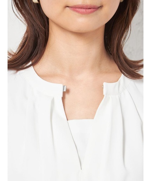 HARUYAMA（ハルヤマ）の「【ウォッシャブル】ブラウス 長袖 クルーネックプルオーバータックブラウス 透けにくい ストレッチ 無地 SOFFICE（シャツ/ブラウス・レディース・ベージュ/オフホワイト/ライトピンク/サックスブルー・S/M/L/LL）」の12枚目の写真