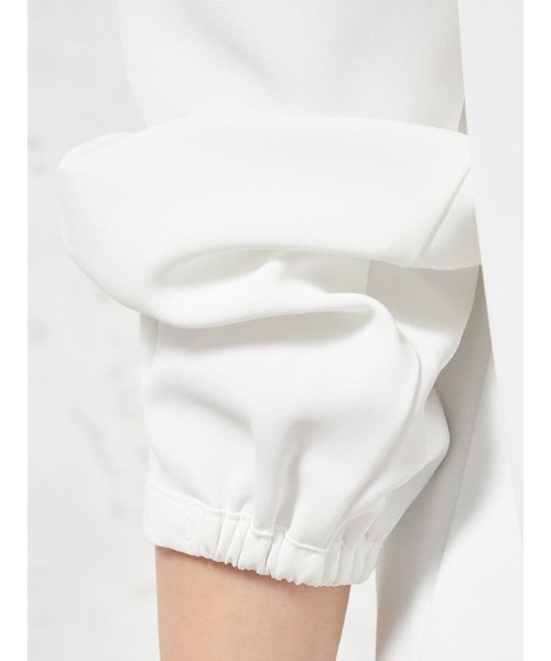 HARUYAMA（ハルヤマ）の「【ウォッシャブル】ブラウス 長袖 クルーネックプルオーバータックブラウス 透けにくい ストレッチ 無地 SOFFICE（シャツ/ブラウス・レディース・ベージュ/オフホワイト/ライトピンク/サックスブルー・S/M/L/LL）」の13枚目の写真