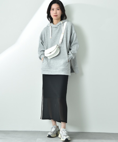 INTERPLANET（インタープラネット）の「サイドＺＩＰダンボールフーディー（パーカー・レディース・グレイッシュベージュ/ブラック/ネイビー/グレー・FREE）」の11枚目の写真