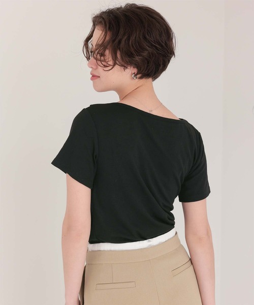 titivate(ティティベイト)の「オフショルダーハーフスリーブTシャツ(Tシャツ/カットソー・レディース・オリーブ/オレンジ/ネイビー/ブラック/杢グレー/オフホワイト/グレー系その他/ベージュ/ドット・L/M/S)」の17枚目の写真