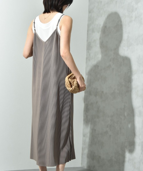 actuel（アクチュエル）の「【ａｃｔｕｅｌ】カットスムースプリーツキャミワンピース（ワンピース・レディース・チャコールグレー/ブラック/ミント/モカ・FREE）」の8枚目の写真