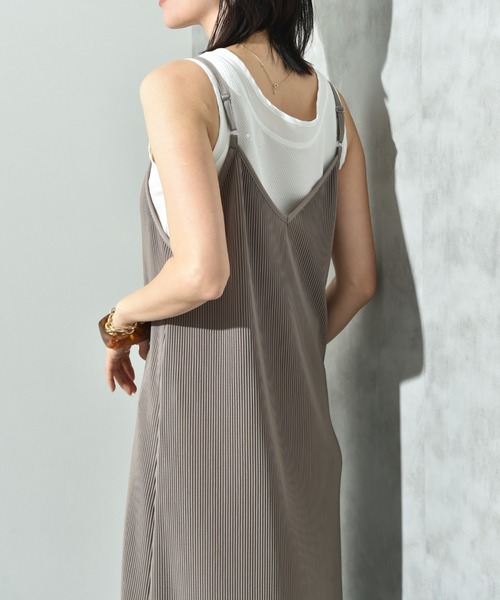 actuel（アクチュエル）の「【ａｃｔｕｅｌ】カットスムースプリーツキャミワンピース（ワンピース・レディース・チャコールグレー/ブラック/ミント/モカ・FREE）」の16枚目の写真