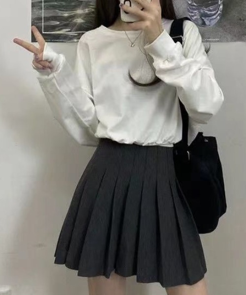 Mejoul（メジュール）の「【2025年秋冬新作】バックリボンデザイン ショート丈 スウェット（スウェット・レディース・グレー/ホワイト/ブラック・F）」の4枚目の写真