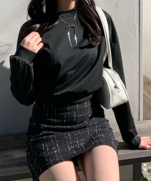 Mejoul（メジュール）の「【2025年秋冬新作】バックリボンデザイン ショート丈 スウェット（スウェット・レディース・グレー/ホワイト/ブラック・F）」の6枚目の写真