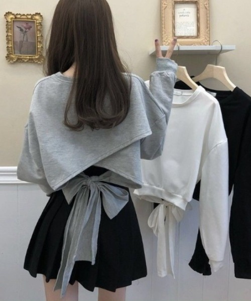 Mejoul（メジュール）の「【2025年秋冬新作】バックリボンデザイン ショート丈 スウェット（スウェット・レディース・グレー/ホワイト/ブラック・F）」の17枚目の写真
