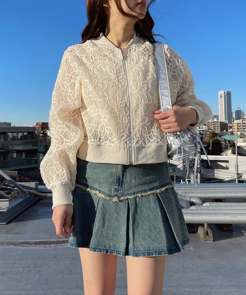 AS KNOW AS plus(アズノゥアズプラス)の「●アソートデザイン コード刺繍 エアリーシアーブルゾン(ブルゾン・レディース・ホワイト系その他/ブラック系その他/ホワイト系/ブラック系・FREE)」の5枚目の写真