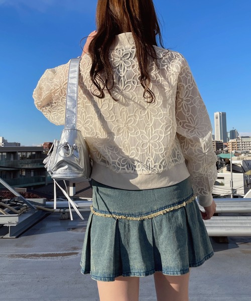 AS KNOW AS plus(アズノゥアズプラス)の「●アソートデザイン コード刺繍 エアリーシアーブルゾン(ブルゾン・レディース・ホワイト系その他/ブラック系その他/ホワイト系/ブラック系・FREE)」の10枚目の写真