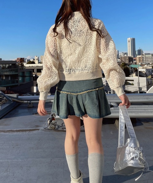 AS KNOW AS plus(アズノゥアズプラス)の「●アソートデザイン コード刺繍 エアリーシアーブルゾン(ブルゾン・レディース・ホワイト系その他/ブラック系その他/ホワイト系/ブラック系・FREE)」の11枚目の写真