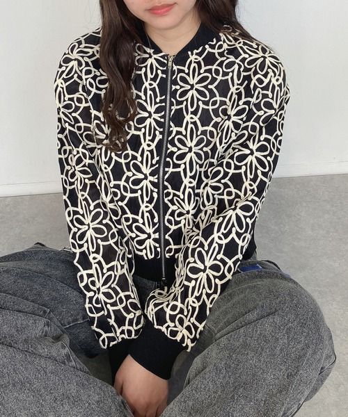 AS KNOW AS plus(アズノゥアズプラス)の「●アソートデザイン コード刺繍 エアリーシアーブルゾン(ブルゾン・レディース・ホワイト系その他/ブラック系その他/ホワイト系/ブラック系・FREE)」の15枚目の写真