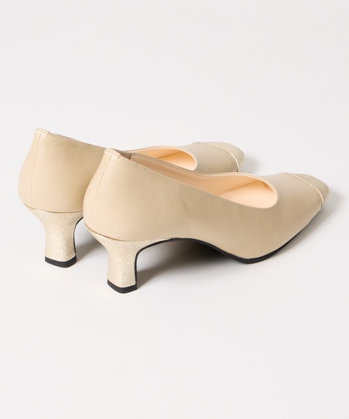 AIMER(エメ)の「スクエアトゥコンビネーションパンプス(パンプス・レディース・ベージュ/グレー・22.5cm/23.5cm/24.5cm)」の5枚目の写真